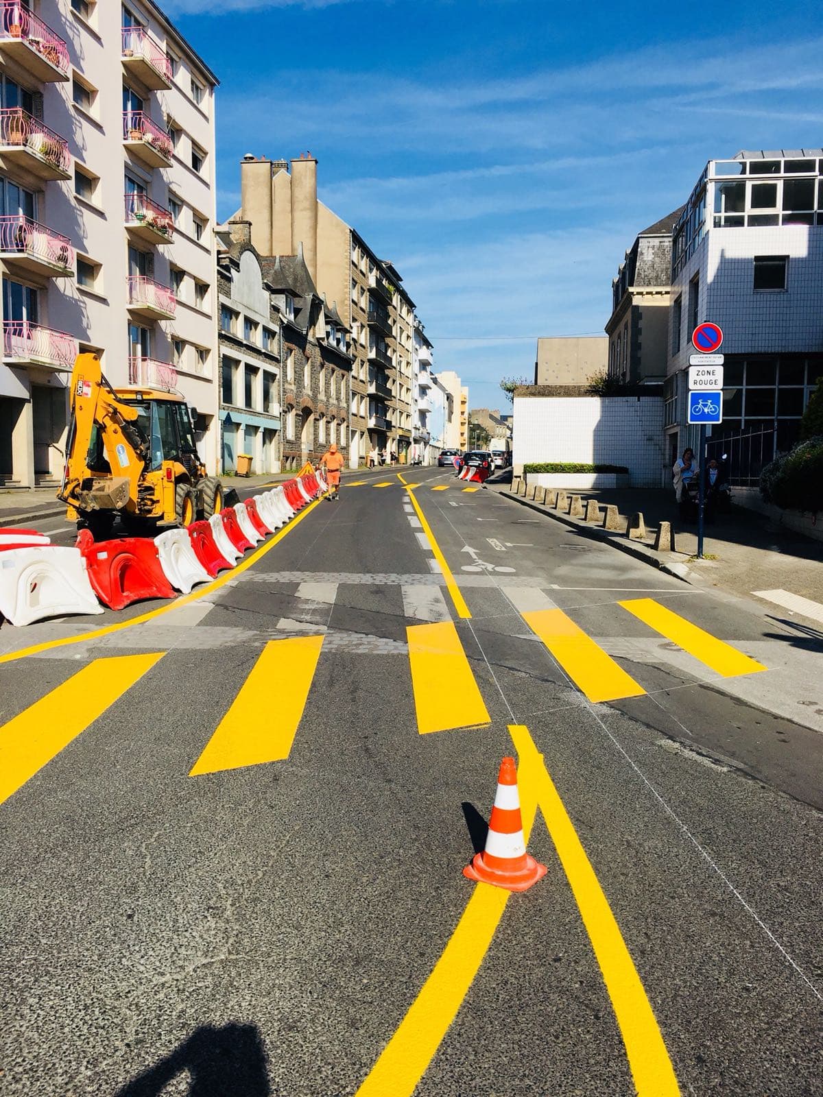 Normes à respecter pour le marquage au sol d'un portail coulissant